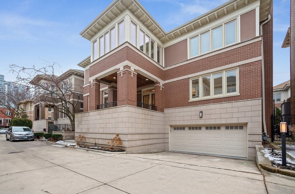 Single Family Home for Sale in Chicago South Loop