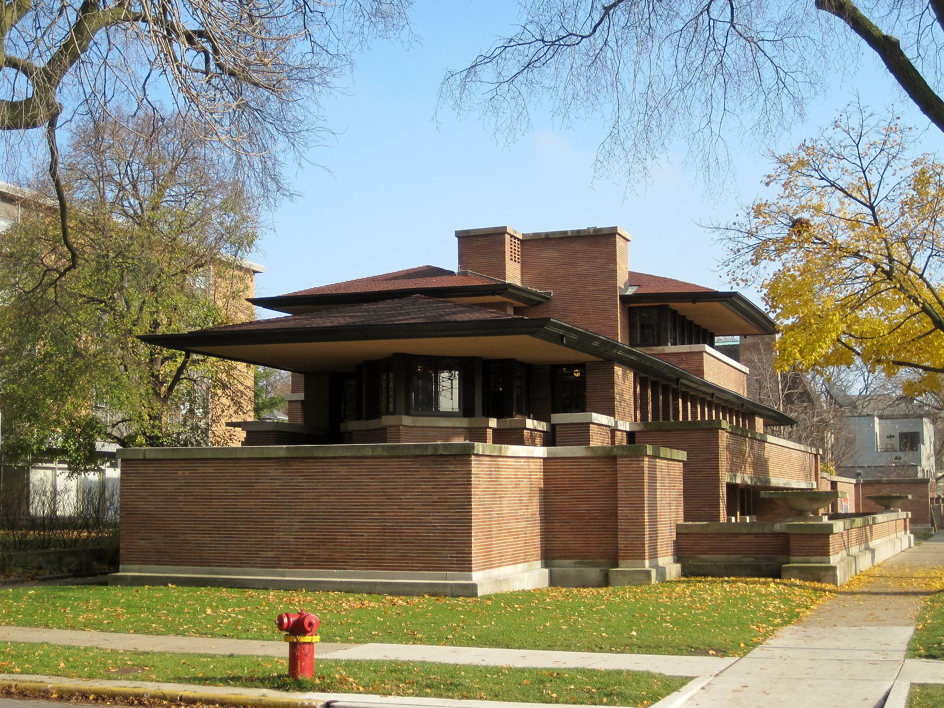 Frank Lloyd Wright RobieHouse (from Wikipidia