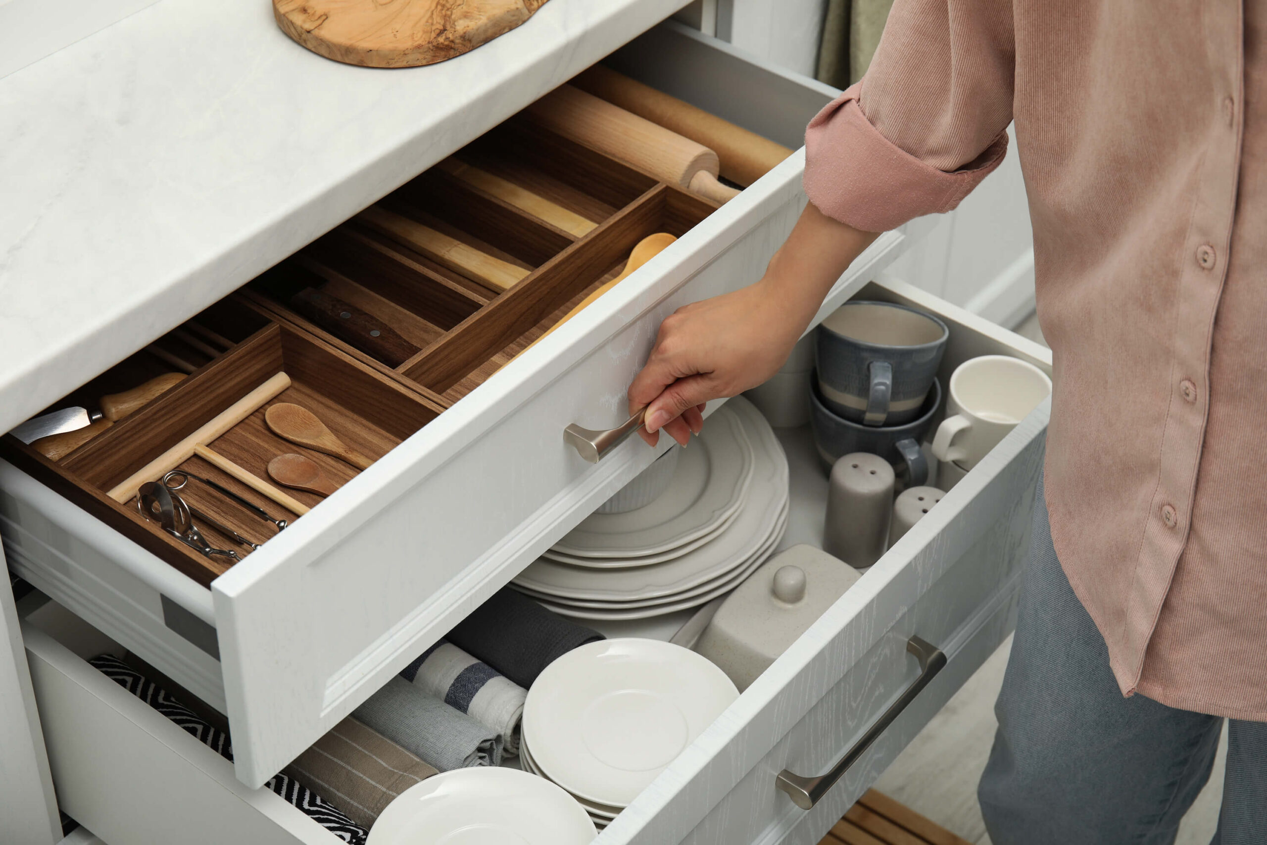 Kitchen cabinets organization